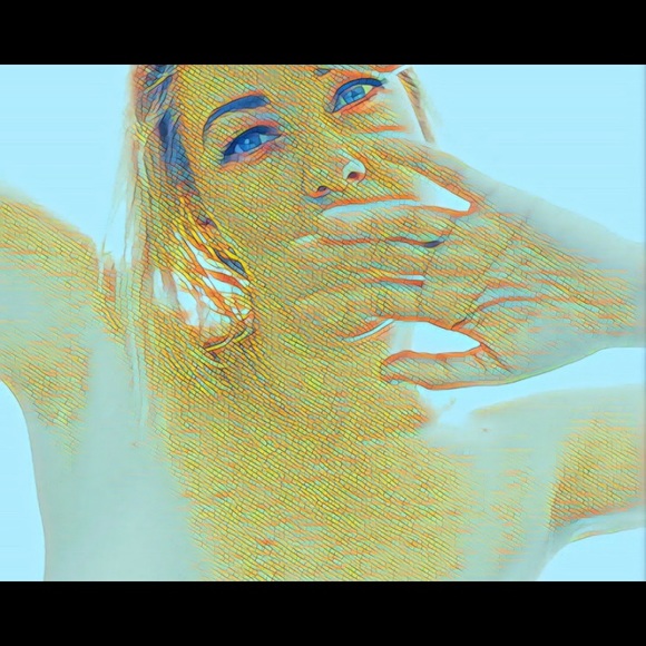 Meet your Posher, Stephanie - Picture 5 of 5